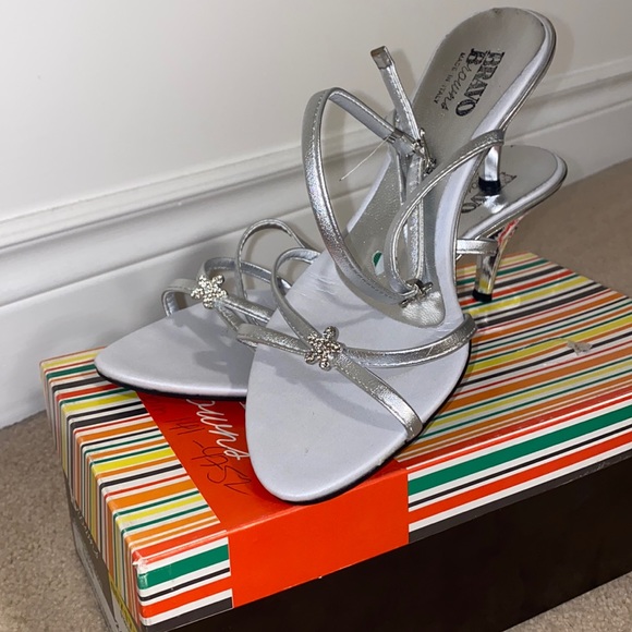 Woman sandals - Picture 1 of 3